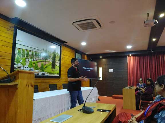 Ramchandra-Delivering-talk-on-Ideation